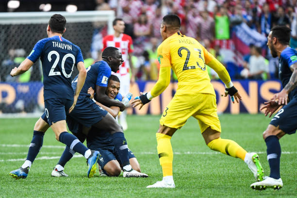 从俱乐部到 从俱乐部到